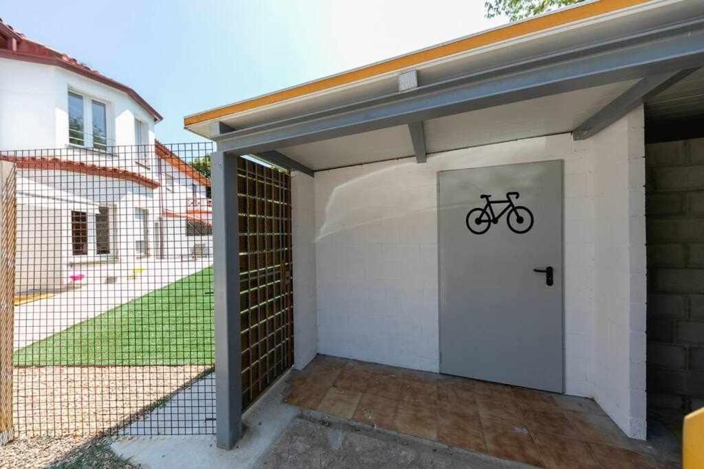 Newly Renovated Room W Pool & Bikeparking Girona Exterior photo