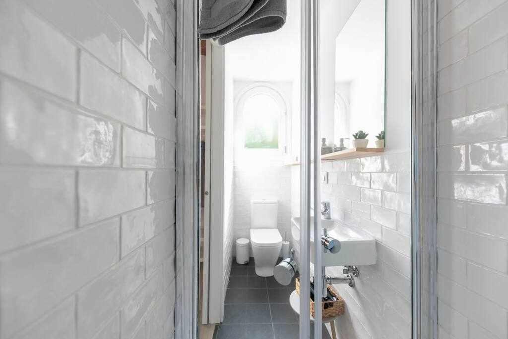 Newly Renovated Room W Pool & Bikeparking Girona Room photo