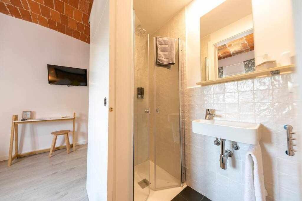 Newly Renovated Room W Pool & Bikeparking Girona Room photo